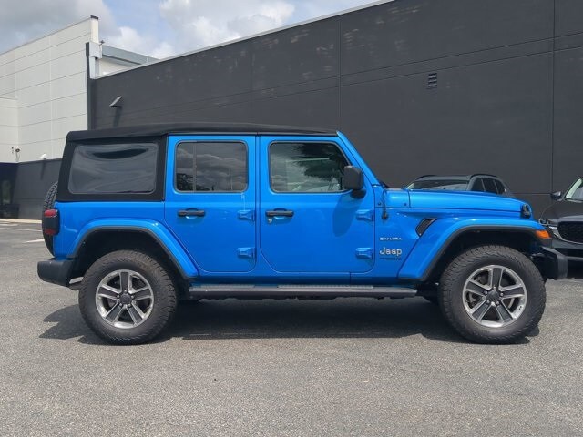 2022 Jeep Wrangler Unlimited Sahara photo 2