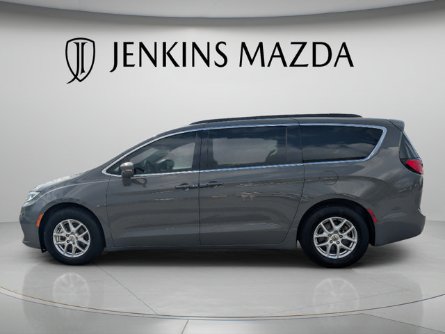 Used 2022 Chrysler Pacifica Touring L Minivan/Van