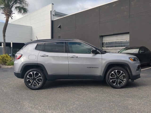 2023 Jeep Compass Limited photo 2