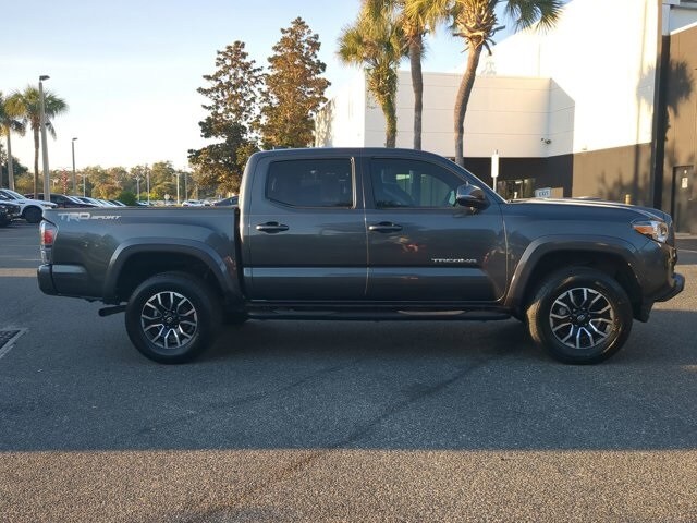 2020 Toyota Tacoma TRD Sport photo 2