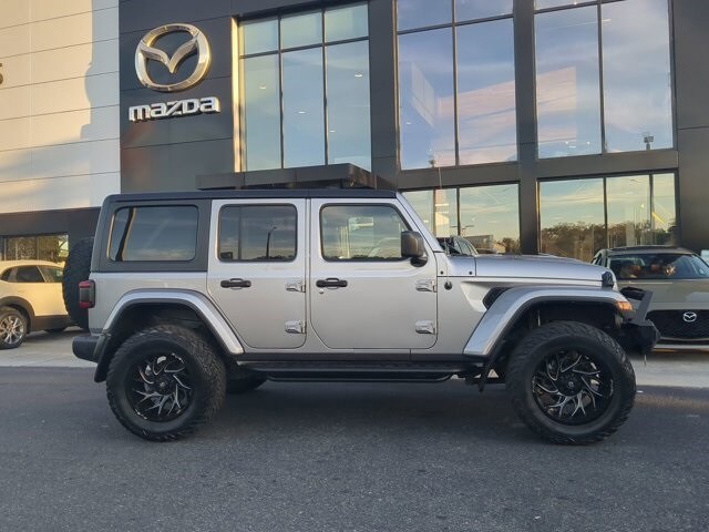 2020 Jeep Wrangler Unlimited Sahara photo 2