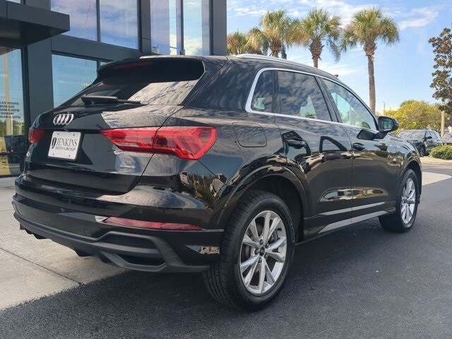 2024 Audi Q3 45 TFSI S line Premium photo 2
