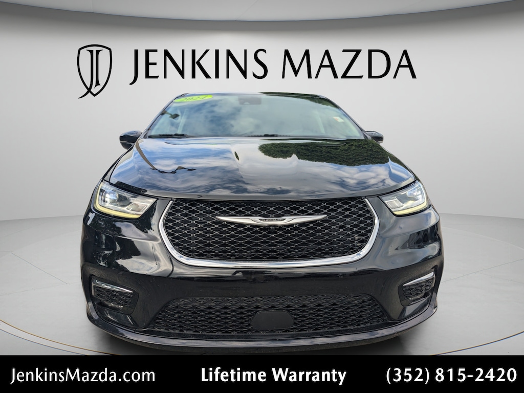 Used 2024 Chrysler Pacifica Touring L Minivan/Van