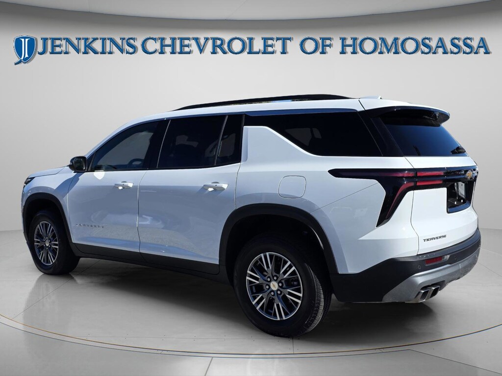 Used 2025 Chevrolet Traverse LT SUV