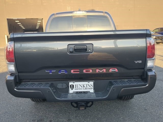 2020 Toyota Tacoma TRD Sport photo 3