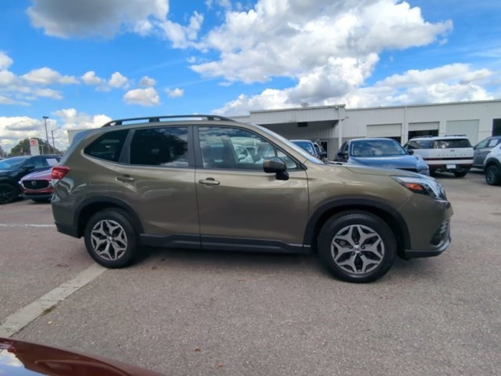 Used 2023 Subaru Forester Premium SUV