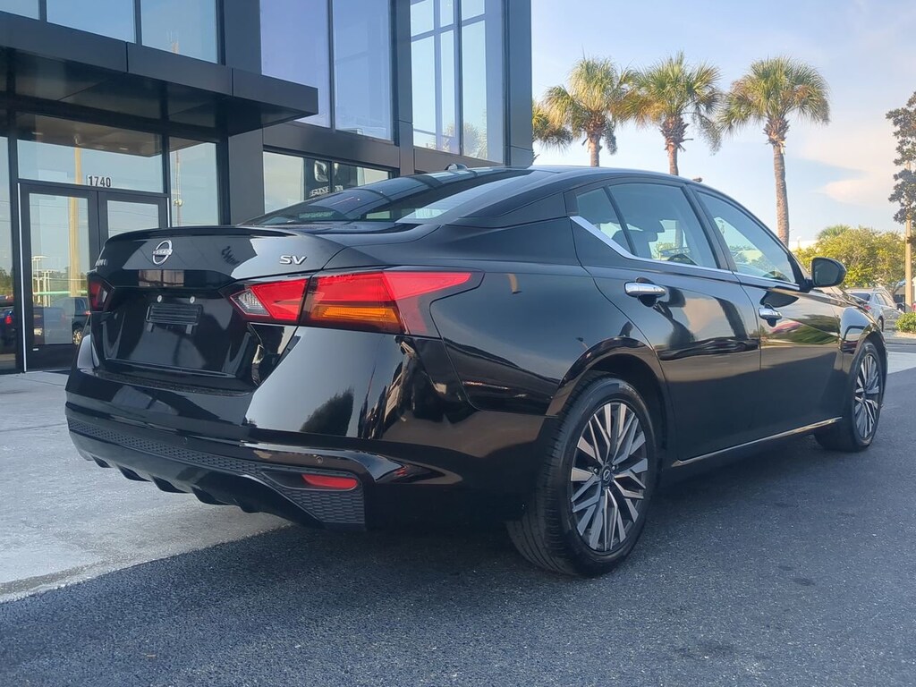 Used 2023 Nissan Altima 2.5 SV Sedan
