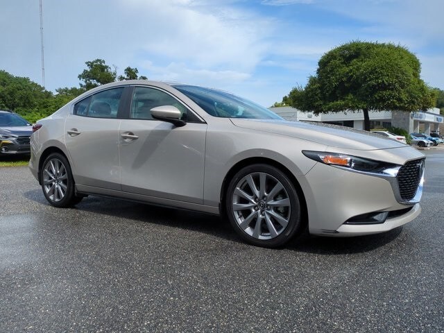 2022 Mazda Mazda3 Preferred Sedan photo 2
