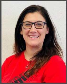 Staff member Alicia McGuire from ID_dd700ef45006