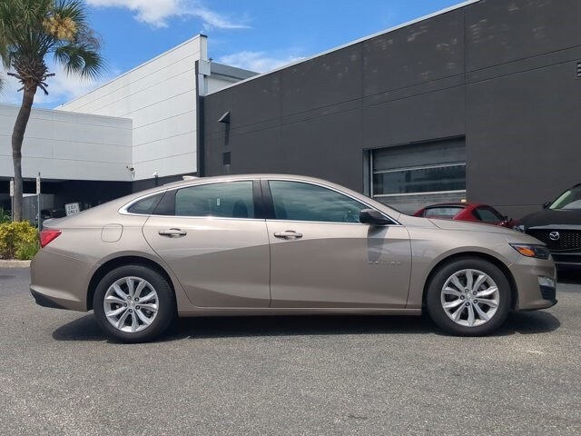 2024 Chevrolet Malibu 1LT photo 2