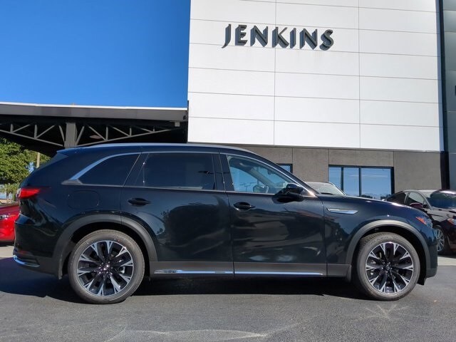 2024 Mazda CX-90 Plug-in Hybrid Premium Plus photo 2