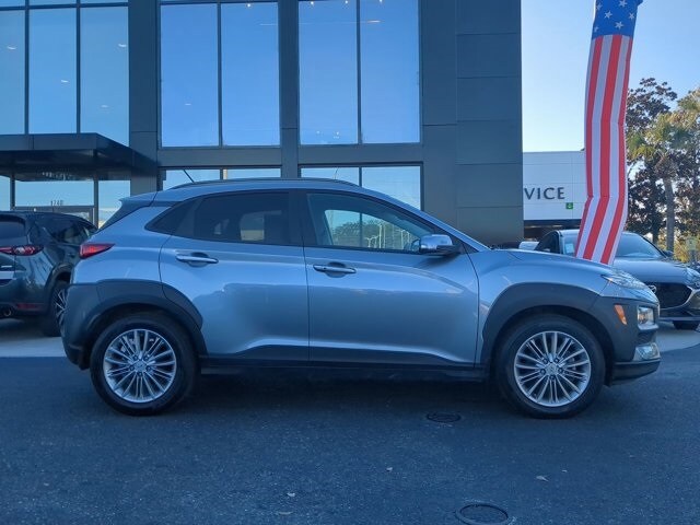 2021 Hyundai Kona SEL photo 2