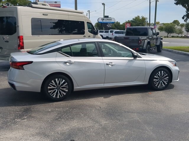 2024 Nissan Altima 2.5 SV photo 4