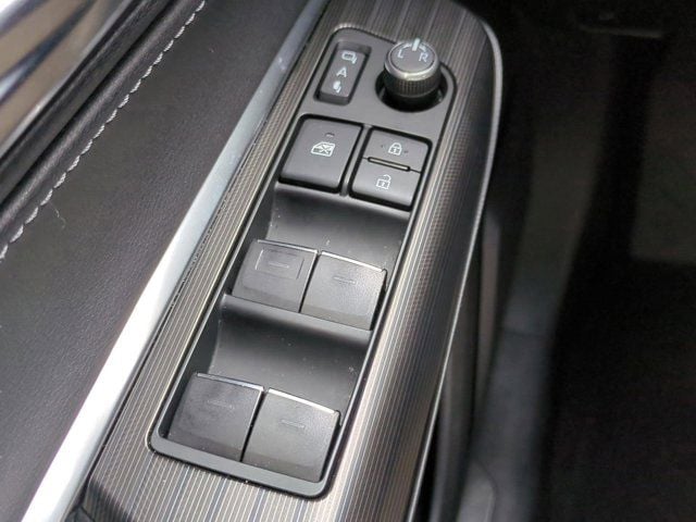 2022 Toyota Venza Limited - Photo 21