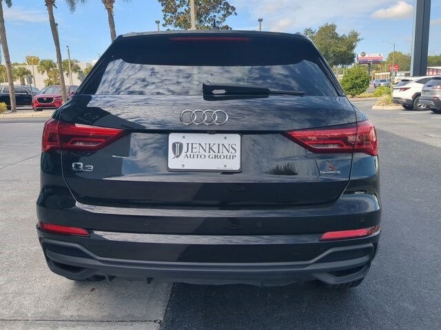 2024 Audi Q3 45 TFSI S line Premium photo 3