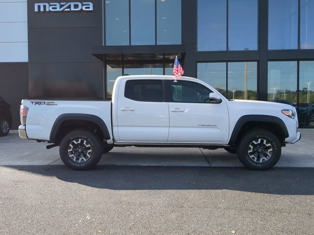 2023 Toyota Tacoma TRD Off-Road V6 photo 2