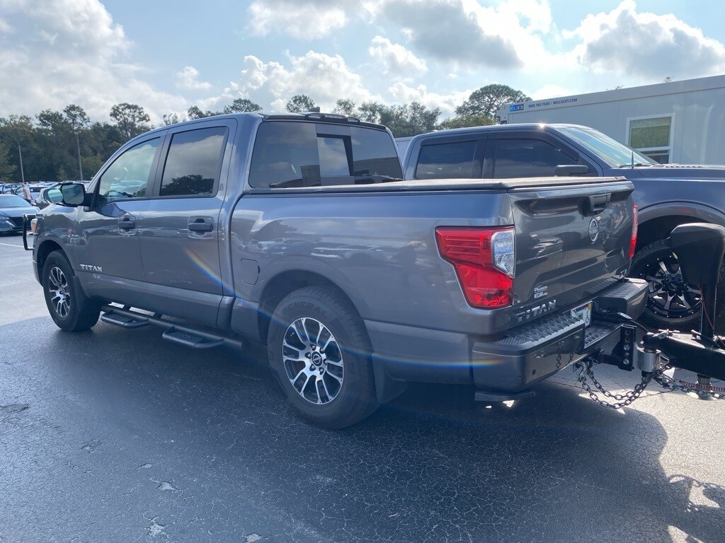 2023 Nissan Titan SV photo 2