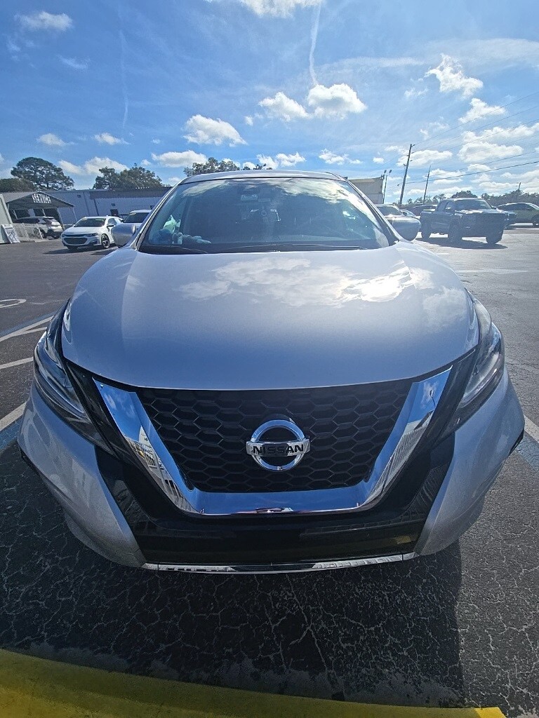 2021 Nissan Murano S photo 2