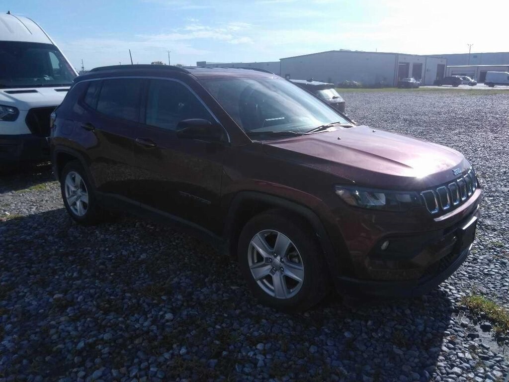 2022 Jeep Compass Latitude photo 2