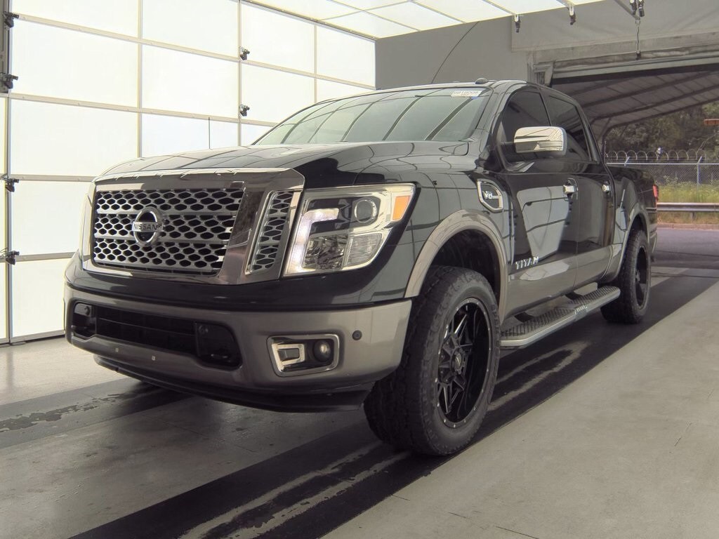 2017 Nissan Titan Platinum Reserve photo 2