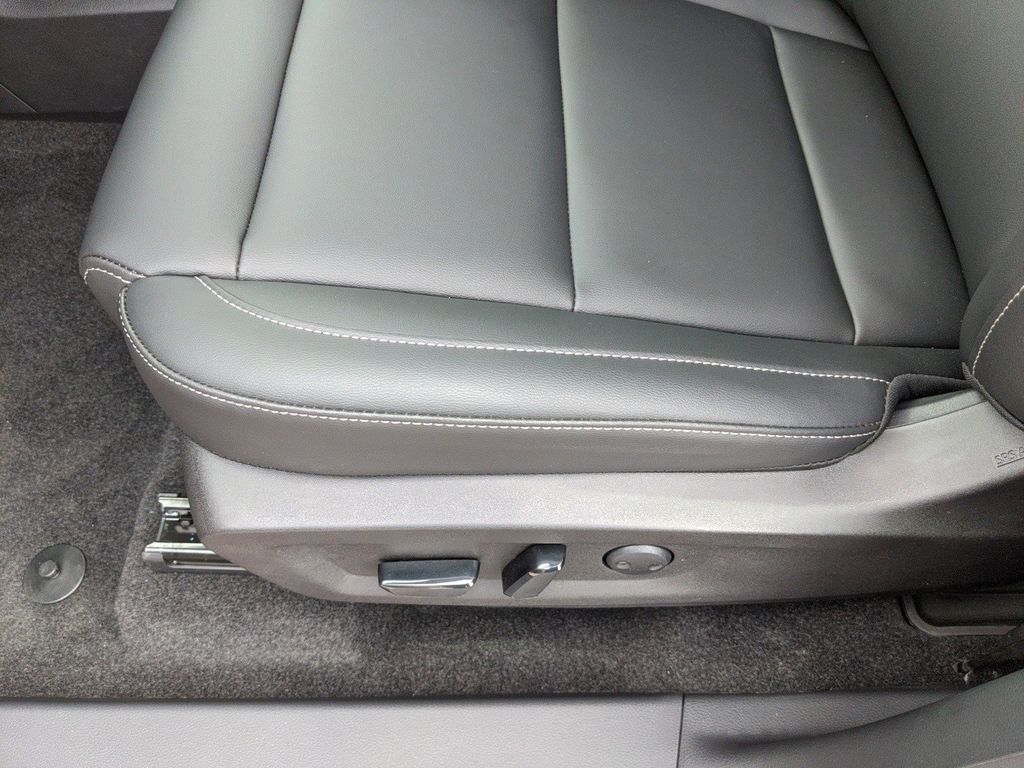 2025 Nissan Murano SV - Photo 29