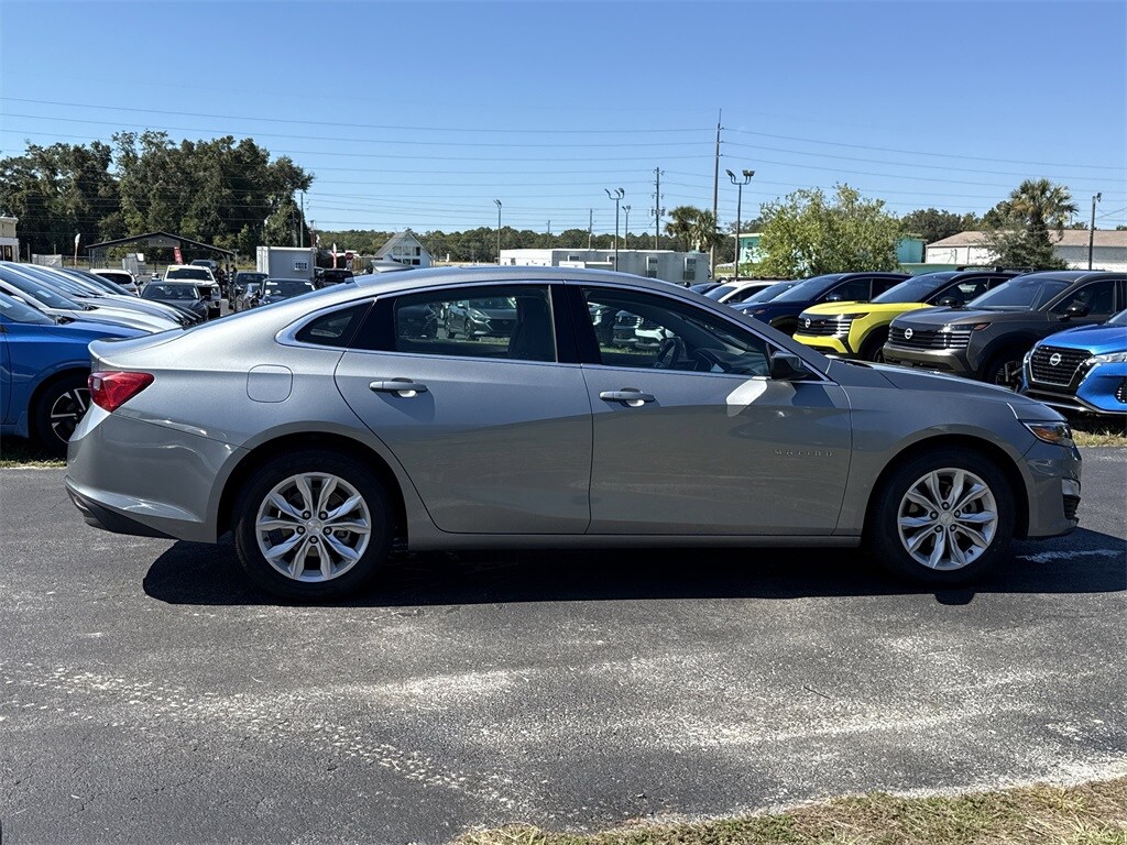 2024 Chevrolet Malibu 1LT photo 3