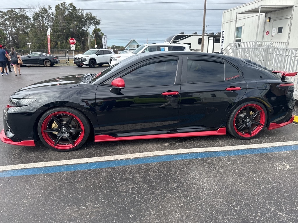 Used 2019 Toyota Camry SE Sedan