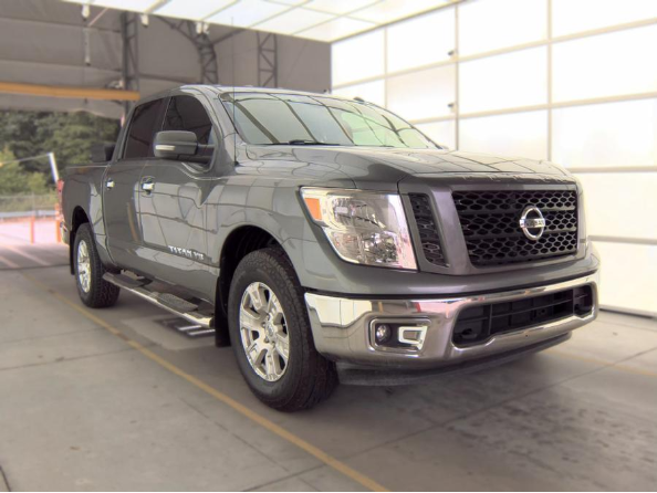 2019 Nissan Titan SV 4X4 Crew Cab's photo
