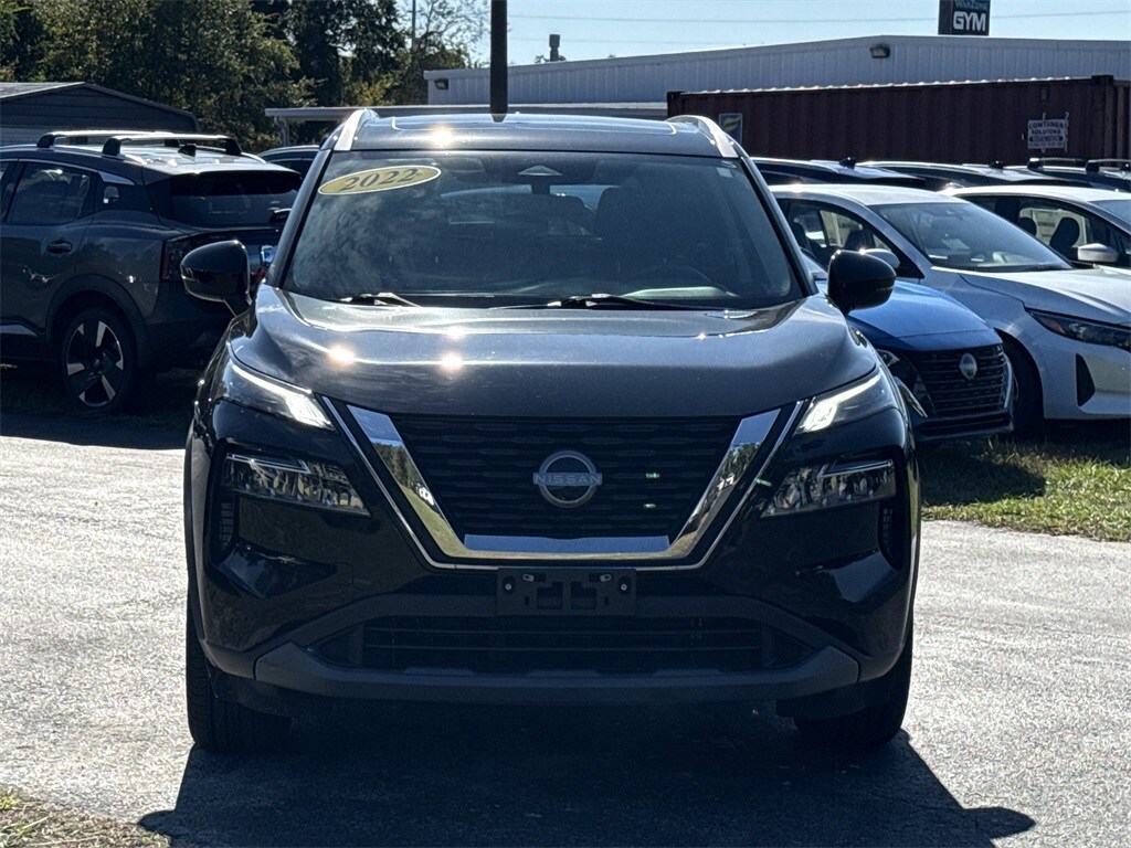 2022 Nissan Rogue SV photo 2