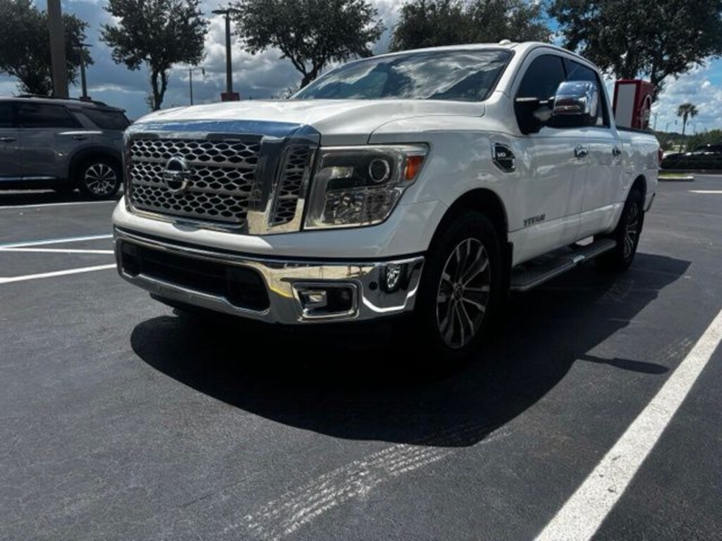 Used 2017 Nissan Titan SL Truck Crew Cab