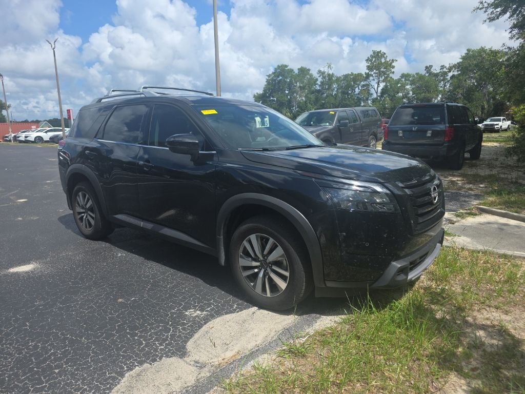 Certified 2025 Nissan Pathfinder SL SUV