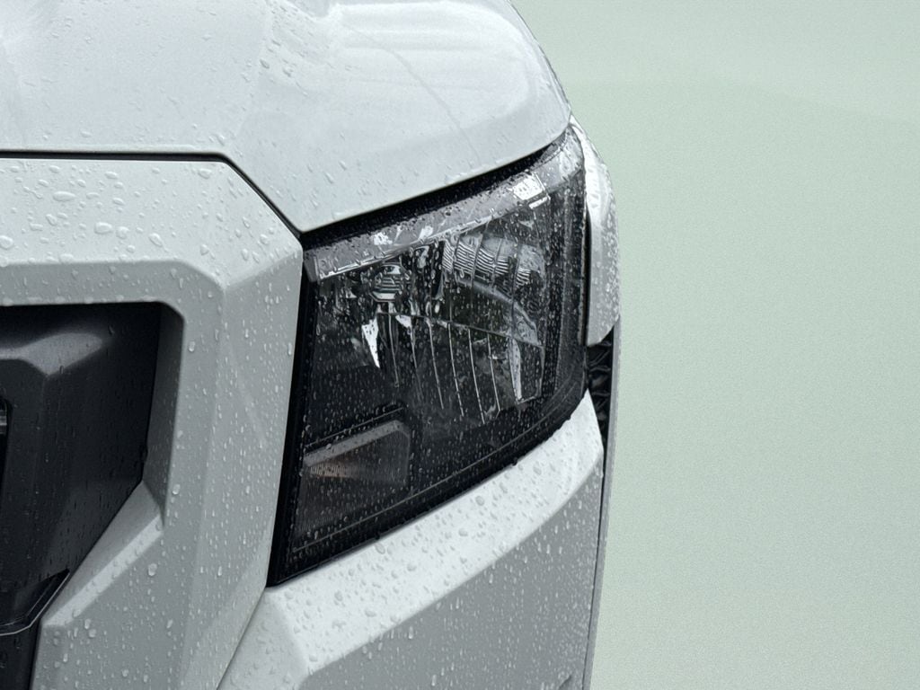 2024 Nissan Frontier SV - Photo 17