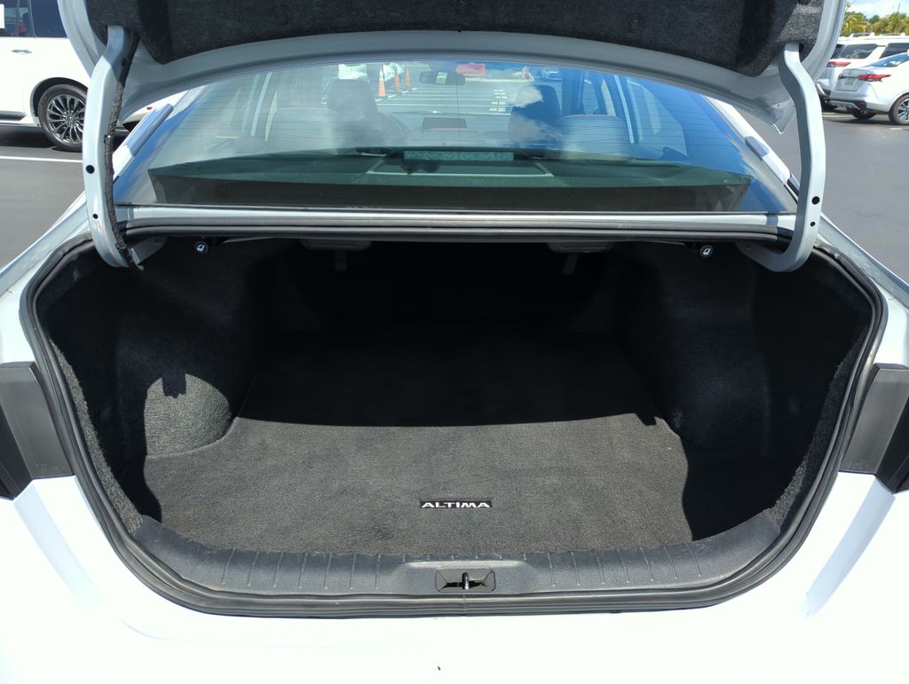 2024 Nissan Altima SR - Photo 19
