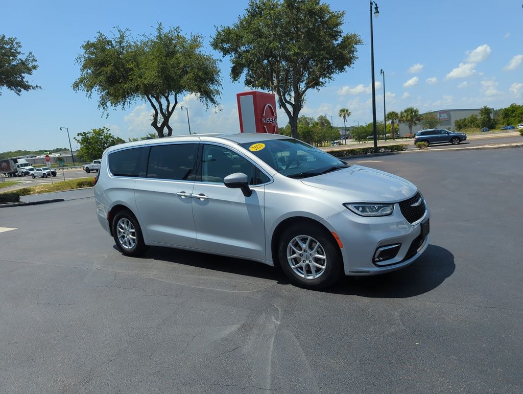 Used 2023 Chrysler Pacifica Touring L Van Passenger Van