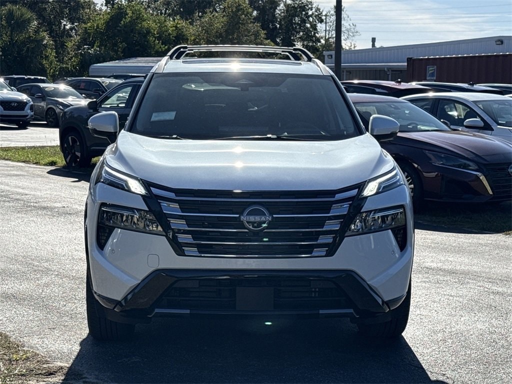 2026 Nissan Rogue Platinum photo 2