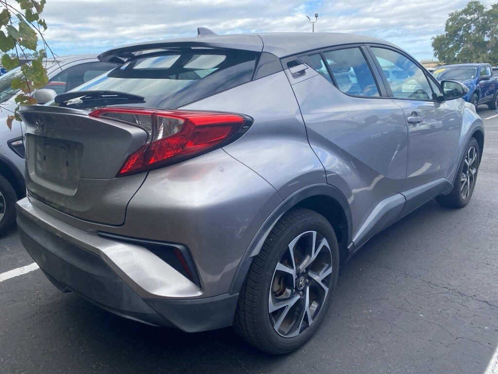 2018 Toyota C-HR XLE photo 2