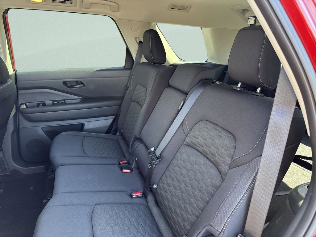 2023 Nissan Pathfinder SV - Photo 25