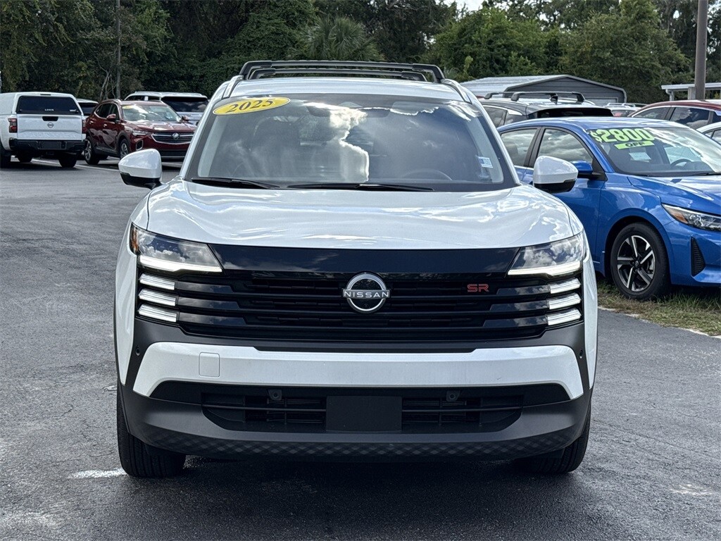 2025 Nissan Kicks SR photo 2