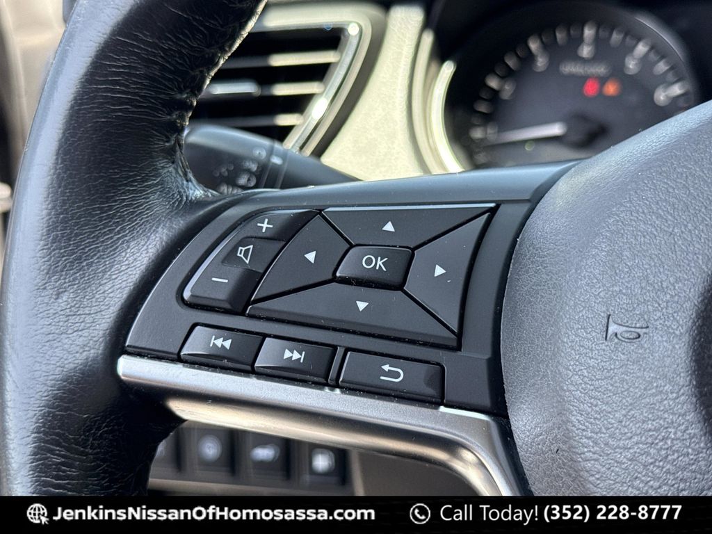 2019 Nissan Rogue SV - Photo 37