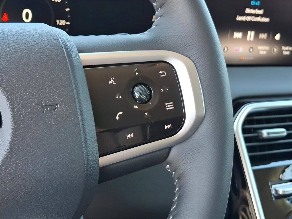 2025 Nissan Armada SV - Photo 33