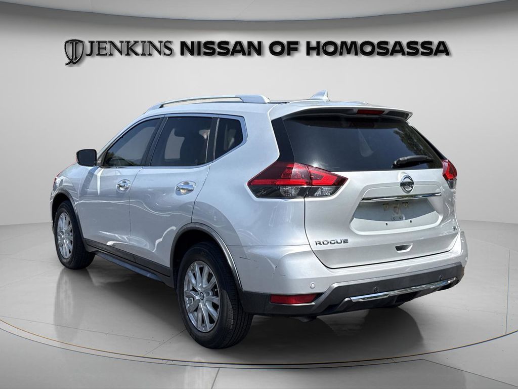 2019 Nissan Rogue SV - Photo 7