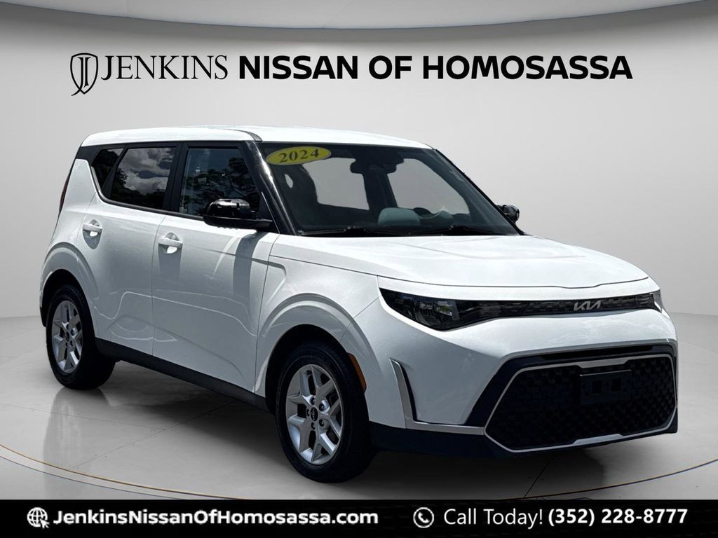 Used 2024 Kia Soul LX Hatchback