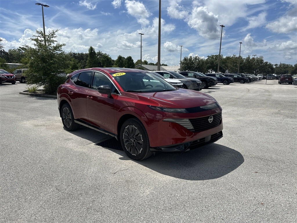 2025 Nissan Murano Platinum photo 2