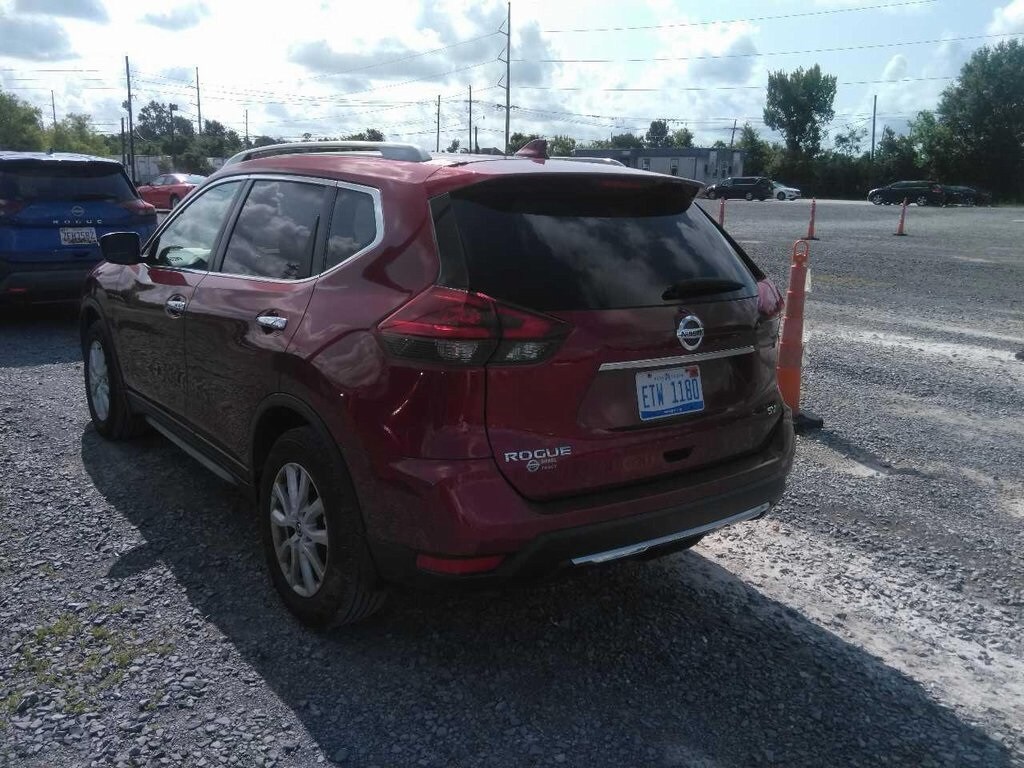 2019 Nissan Rogue SV photo 2