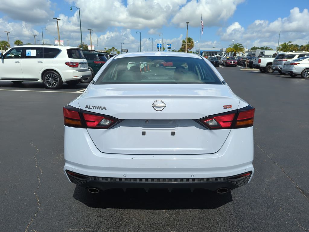 2024 Nissan Altima SR - Photo 7