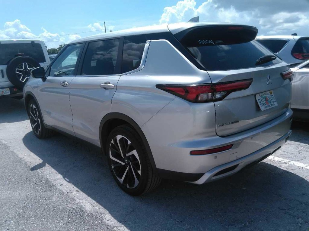 Used 2024 Mitsubishi Outlander SE SUV