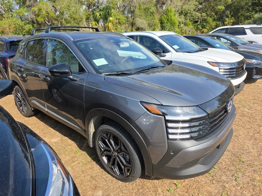 2026 Nissan KICKS SR's photo