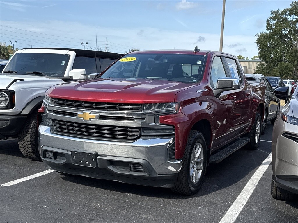 2019 Chevrolet Silverado 1500 LT photo 2