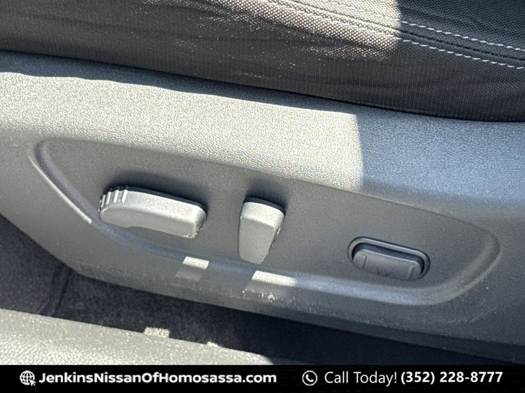 2019 Nissan Rogue SV - Photo 30