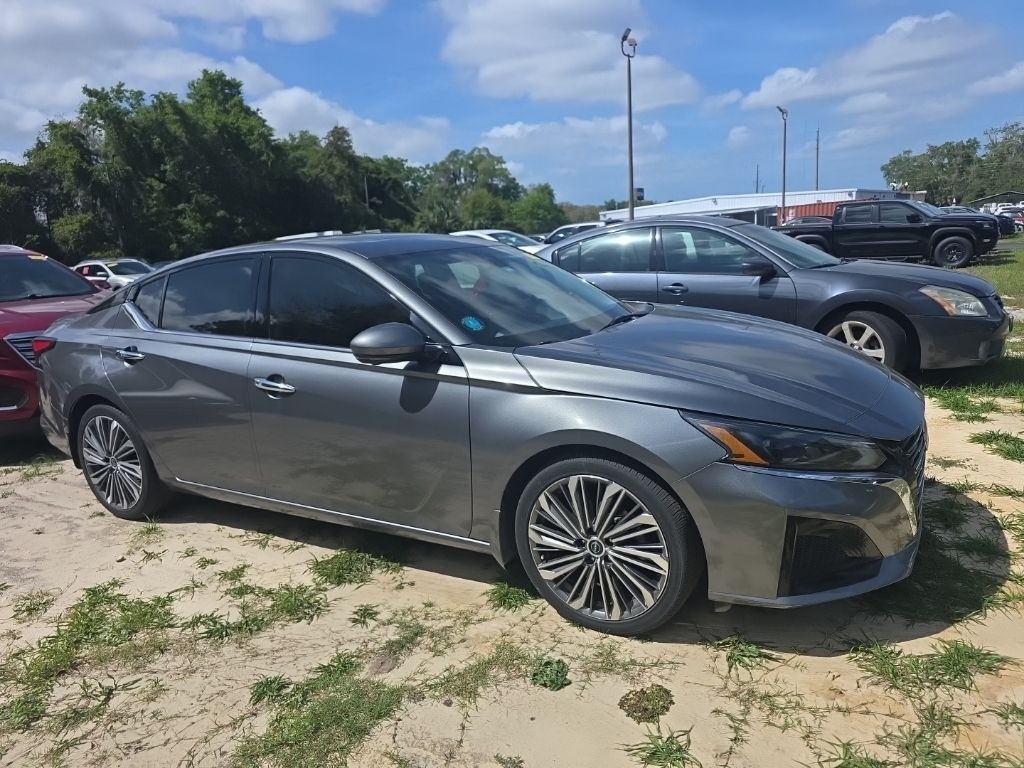 Used 2023 Nissan Altima 2.5 SL Sedan